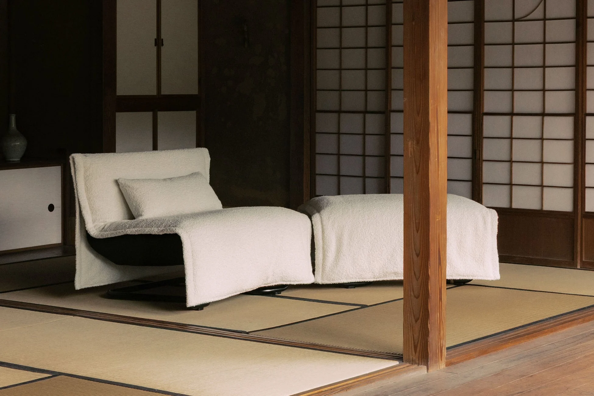 molo「cloud」とCassina ixc.のインスタレーション