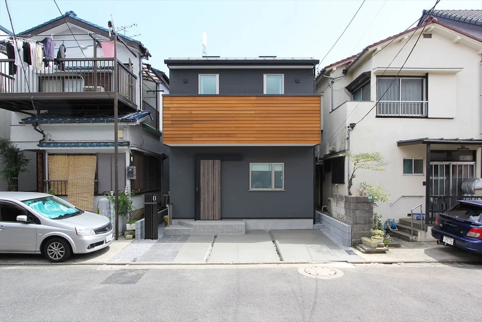敷地27坪・建ぺい率50％・容積率100％の条件で叶えた二世帯住宅