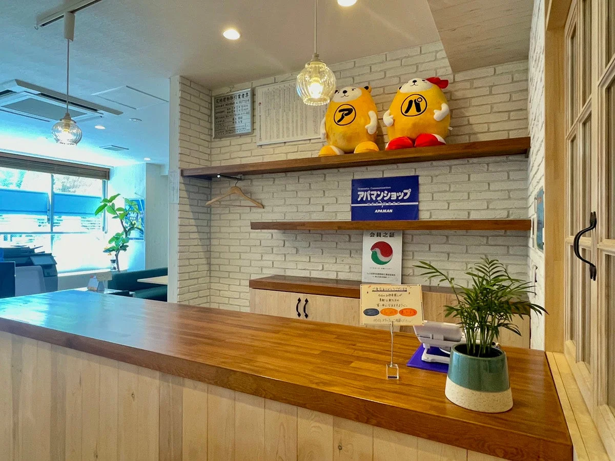アパマンショップの店舗内カウンター周り