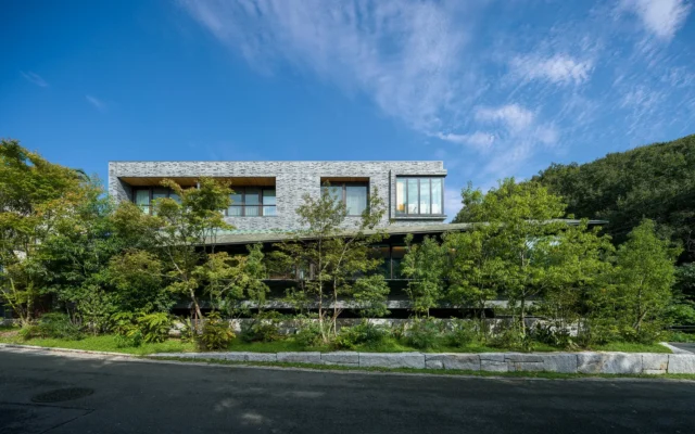 捨てられていた「みかんの木」が、湖も家もきれいにする建材に！環境再生住宅「BIOCHAR」が叶える新しい暮らし