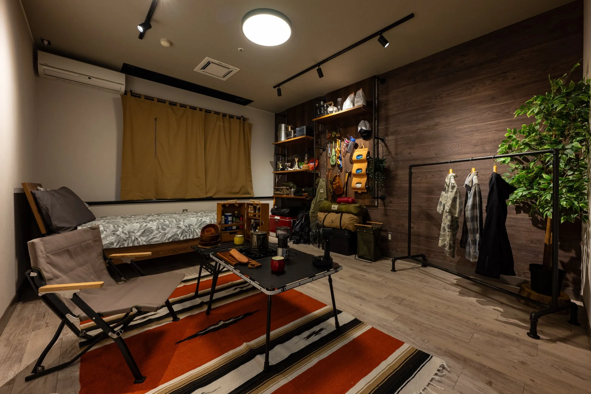 アウトドアをテーマにした部屋のインテリア
