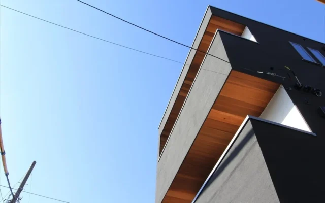 黒い外壁が織りなす、モダンで洗練された暮らし。デザイン注文住宅の建築事例5選をご紹介