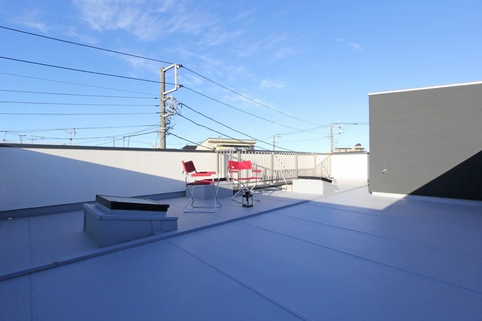 ルーフバルコニー、屋上、椅子、青空