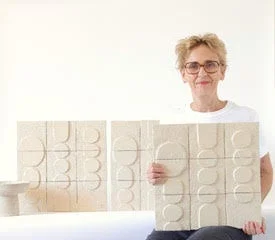SOPHIE DE MARCHIのアーティストと作品