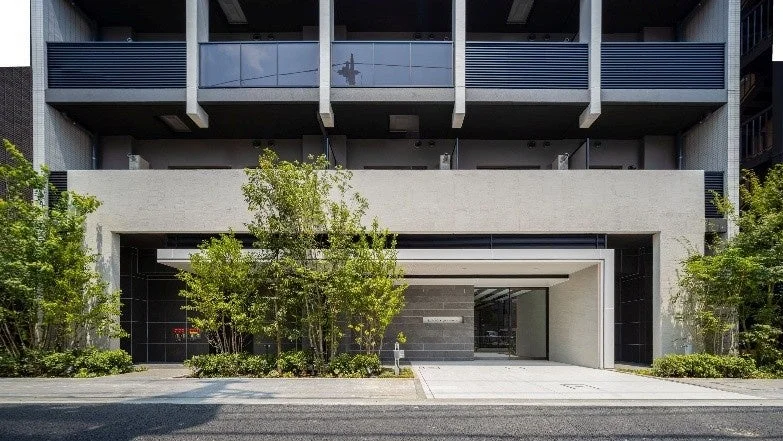 現代的なデザインのマンション外観