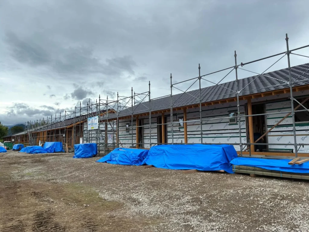 【令和8年熊本地震】仮設住宅に326戸採用！「デコスファイバー」が叶える快適な住まいと環境に優しい暮らし