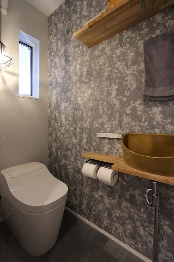 モダンでおしゃれなトイレルーム