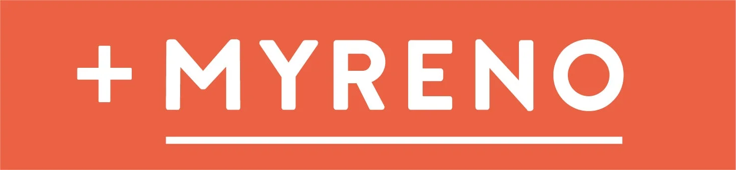 オレンジ色の背景に白字で「+ MYRENO」と書かれたロゴ